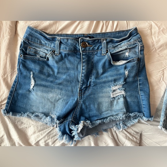 Summer Shorts Bundle! Size M - Picture 3 of 16